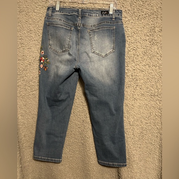 Earl Jeans Blue Floral Embroidered Cropped Jeans - Picture 2 of 3